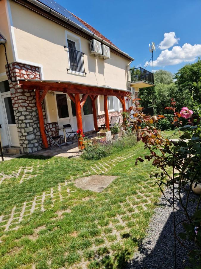 Gecse-Villa Sárospatak Eksteriør bilde